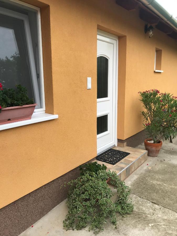 Dalia Apartman Gyoemro Bagian luar foto