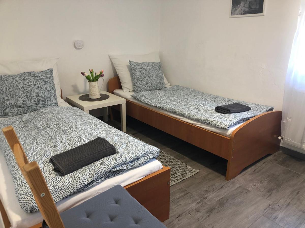 Dalia Apartman Gyoemro Bagian luar foto