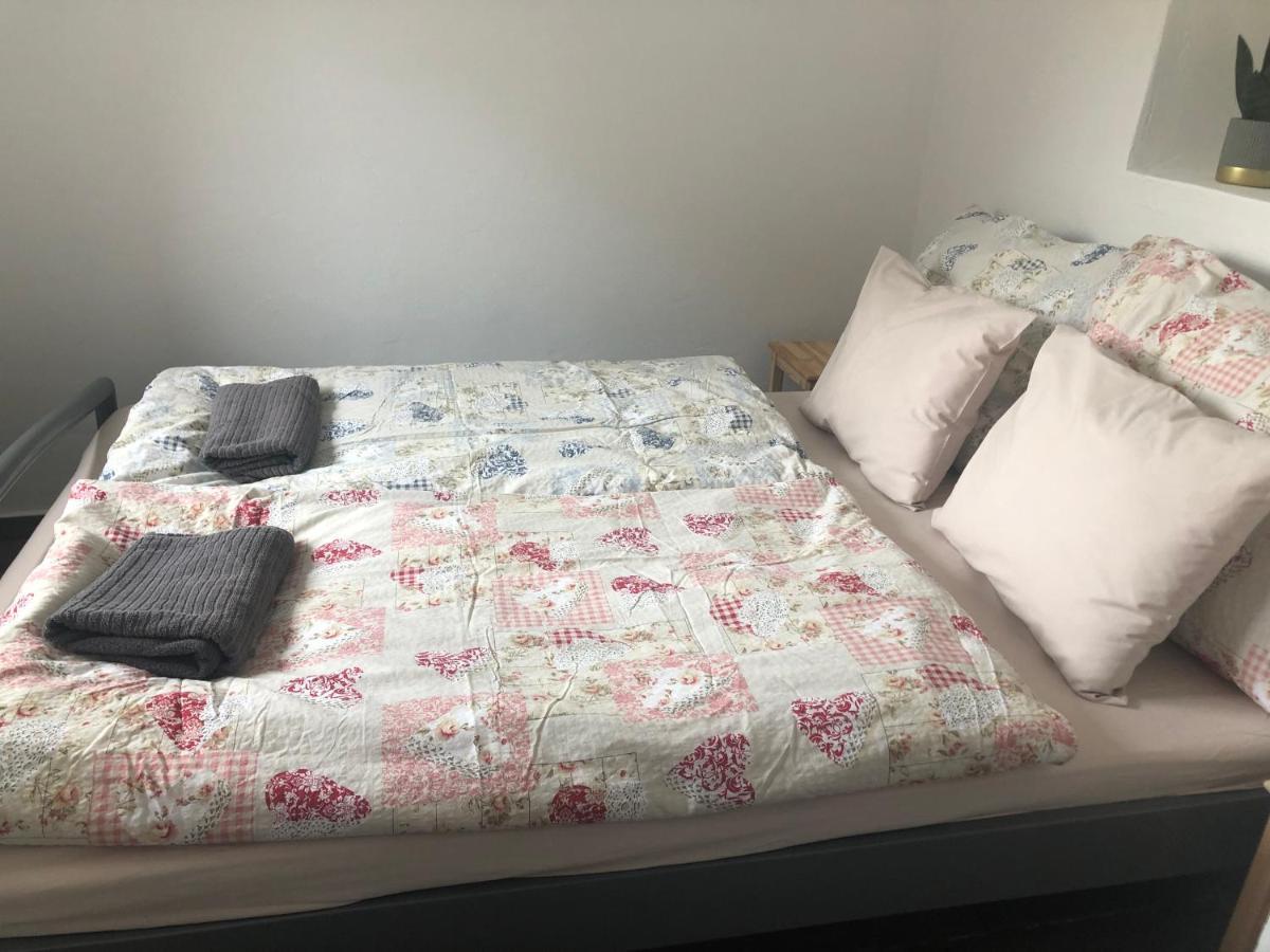 Dalia Apartman Gyoemro Bagian luar foto