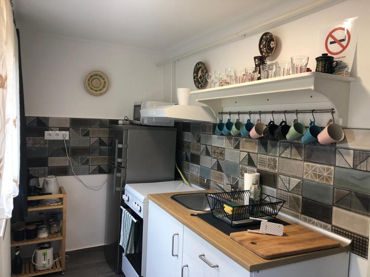 Dalia Apartman Gyoemro Bagian luar foto